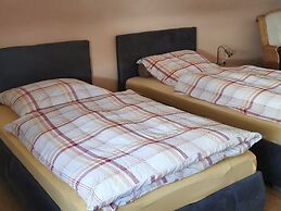 Cozy Apartment With Private Garden in Nisterau
