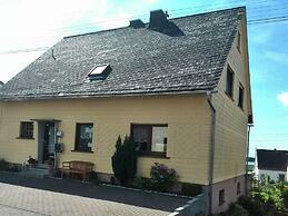 Cozy Apartment With Private Garden in Nisterau