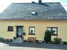 Cozy Apartment With Private Garden in Nisterau
