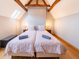 Charming Farmhouse in Ouffet for 7