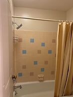 Country Club Inn & Suites