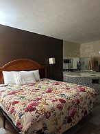 Country Club Inn & Suites