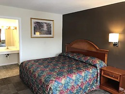 Country Club Inn & Suites