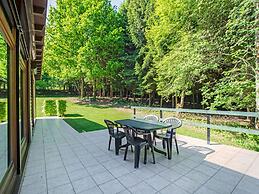 Cozy Chalet in Trois Ponts near Forest
