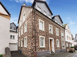 Home for 5 Persons in 1350 Year Old Mosel Town