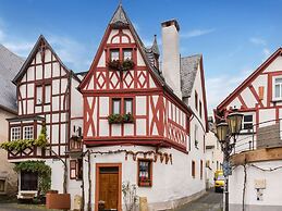 Home for 5 Persons in 1350 Year Old Mosel Town