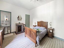 Former Train Station With Private Heated Swimming Pool & Fantastic Gar