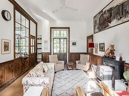 Former Train Station With Private Heated Swimming Pool & Fantastic Gar