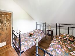Former Train Station With Private Heated Swimming Pool & Fantastic Gar
