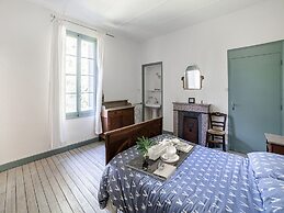 Former Train Station With Private Heated Swimming Pool & Fantastic Gar