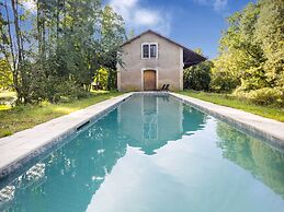 Former Train Station With Private Heated Swimming Pool & Fantastic Gar