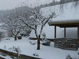 Cosy Holiday Home With Garden