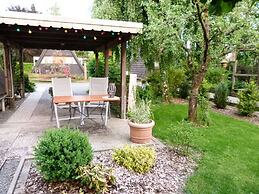 Cosy Holiday Home With Garden