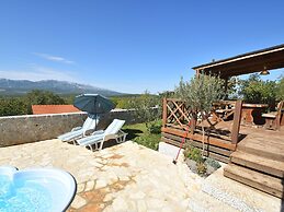 Welcoming Holiday Home in Ugljane With Swimming Pool