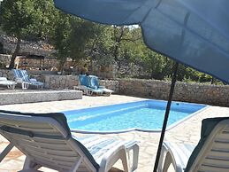 Welcoming Holiday Home in Ugljane With Swimming Pool
