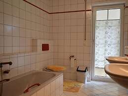 Comfy Apartment in Zendscheid near Forest