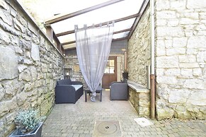 Cottage With Bubble Bath