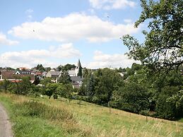 Cozy Apartment in Strotzbüsch near Eifel Center