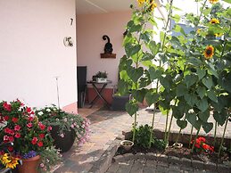 Cozy Apartment in Strotzbüsch near Eifel Center