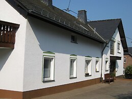 Cozy Apartment in Wilsecker near Forest