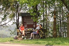 Cozy Apartment in Wilsecker near Forest