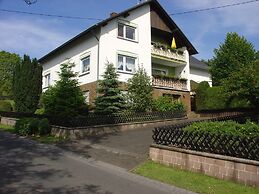 Cozy Apartment in Wilsecker near Forest