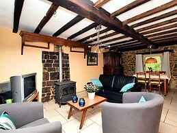Vintage Holiday Home in Durbuy With Terrace, Garden, Parking