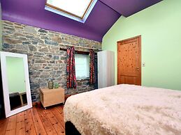 Vintage Holiday Home in Durbuy With Terrace, Garden, Parking
