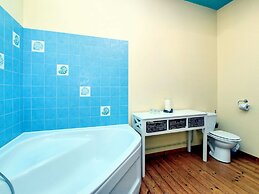 Vintage Holiday Home in Durbuy With Terrace, Garden, Parking
