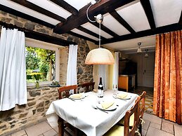Vintage Holiday Home in Durbuy With Terrace, Garden, Parking