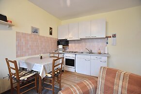 Apartment in Proseken With Garden