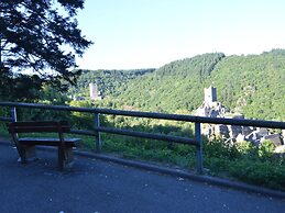 Cosy Apartment With Terrace in Meisburg