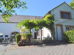 Cosy Apartment With Terrace in Meisburg