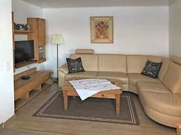 Apartment in Ellar With Garden