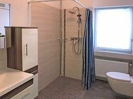 Apartment in Ellar With Garden