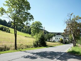 Homey Chalet in Breitenbrunn-rittersgrun With Terrace