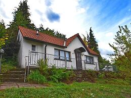 Charming Bungalow in Tabarz Thüringer Wald With Garden