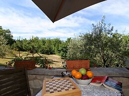 Cozy Cottage in Abbateggio With Garden