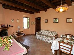 Cozy Cottage in Abbateggio With Garden