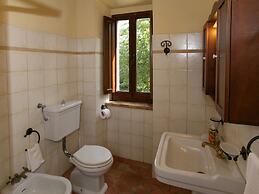 Cozy Cottage in Abbateggio With Garden