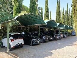 With Pool and air Conditioning