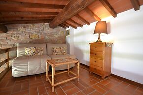 Romola Retreat: Tuscan Escape