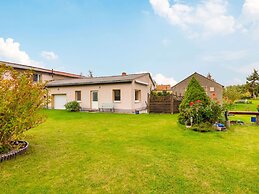 Idyllic Bungalow with Garden in Pepelow near Seabeach