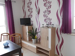 Spacious Apartment with Garden near Sea in Kröpelin