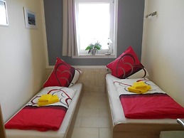 Spacious Apartment with Garden near Sea in Kröpelin