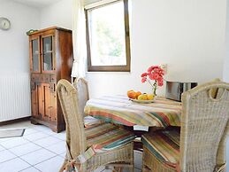 Spacious House With Beautiful Terrace