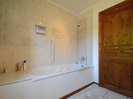 Spacious House With Beautiful Terrace