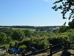 Spacious House With Beautiful Terrace