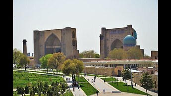 Hotel Billuri Sitora