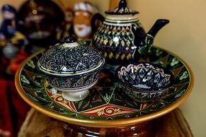 Hotel Billuri Sitora